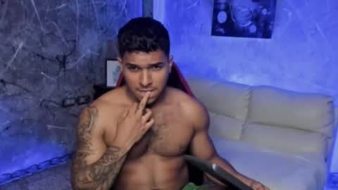 Leo independent model online show from February 16, 9:55 pm