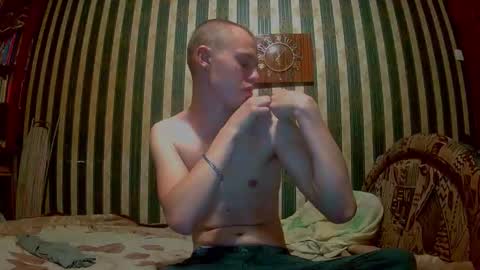 Snapshot of leo_timm chatting on September 22, 2:57 am leo_timm online show from September 22, 2:57 am