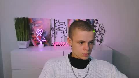 leo_valor online show from December 5, 10:46 am