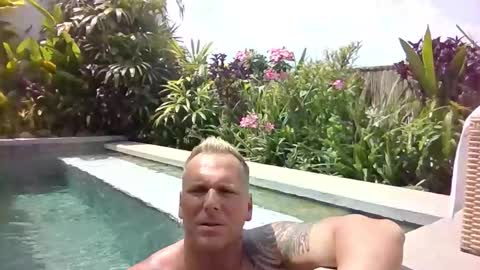 TheBigLeo online show from October 28, 5:33 am