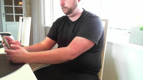 Leofromsweden online show from April 13, 12:32 pm