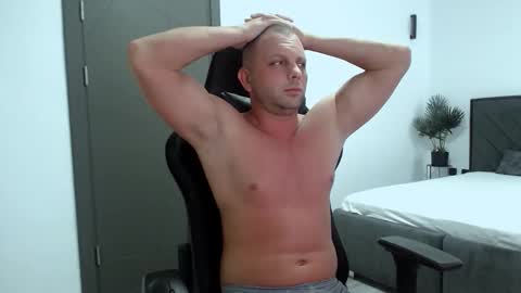 Snapshot of leoknightx chatting on September 28, 5:18 pm Leo online show from September 28, 5:18 pm