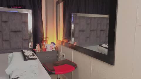 leomonnroe online show from March 15, 5:30 pm