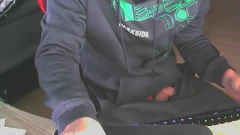 Lele 97 online show from October 15, 8:25 am