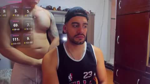 Snapshot of leon__hart chatting on December 18, 4:28 pm Leon Hart online show from December 18, 4:28 pm