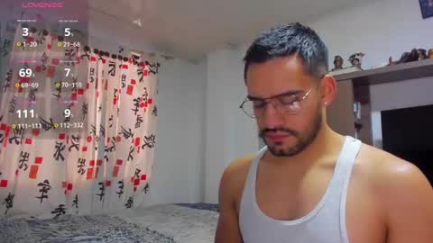 Snapshot of leon__hart chatting on December 19, 1:07 pm Leon Hart online show from December 19, 1:07 pm