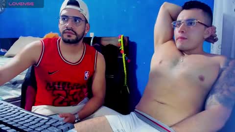 Snapshot of leon__hart chatting on December 21, 10:19 pm Leon Hart online show from December 21, 10:19 pm