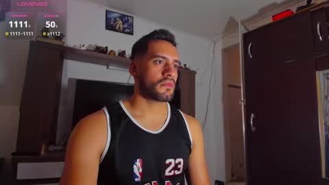 Snapshot of leon__hart chatting on December 26, 10:09 pm Leon Hart online show from December 26, 10:09 pm