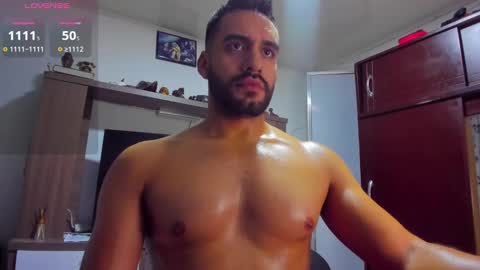 Snapshot of leon__hart chatting on January 7, 12:24 am Leon Hart online show from January 7, 12:24 am