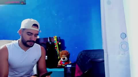 Snapshot of leon__hart chatting on January 15, 5:47 pm Leon Hart online show from January 15, 5:47 pm