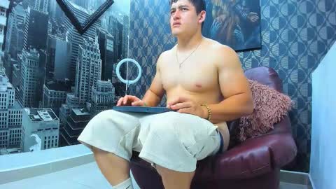 Leon Smoron online show from February 8, 12:47 am