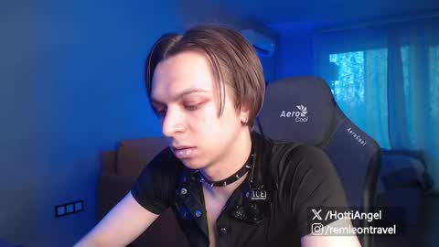 Leon online show from April 13, 3:50 pm