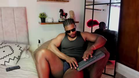 Leandro jones online show from February 7, 9:40 pm