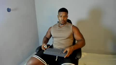 Leandro jones online show from May 31, 2:20 am