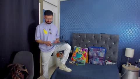 Snapshot of leondevereda_ chatting on December 31, 9:28 pm Len online show from December 31, 9:28 pm