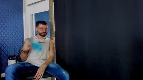 Snapshot of leondevereda_ chatting on January 3, 7:18 pm Len online show from January 3, 7:18 pm