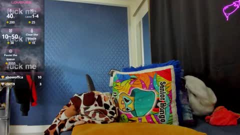 Snapshot of leondevereda_ chatting on January 5, 12:31 pm Len online show from January 5, 12:31 pm