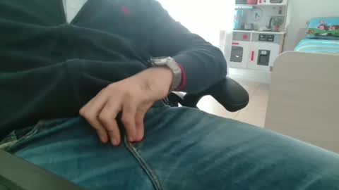 Snapshot of leone44 chatting on October 28, 8:29 am angel e sonia online show from October 28, 8:29 am