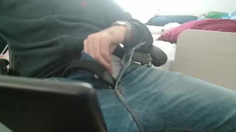 Snapshot of leone44 chatting on October 31, 9:10 am angel e sonia online show from October 31, 9:10 am