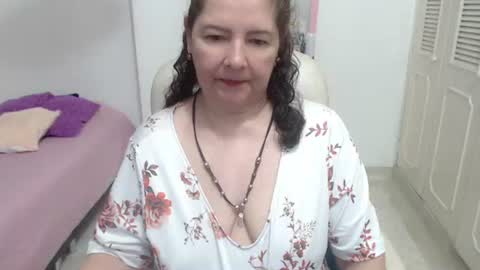 leonela   online show from July 1, 9:22 am