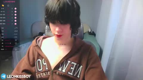 leonkissboy online show from March 15, 5:35 am