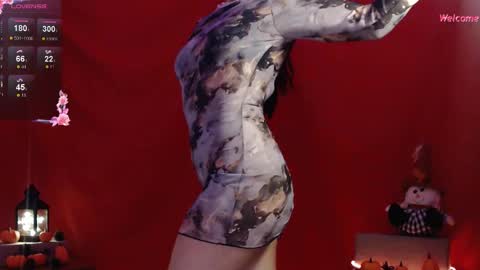 My name is Leonora  Pleasures to see you  Follow me here and instagram  online show from October 15, 9:15 pm