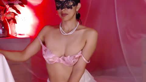 My name is Leonora  Pleasures to see you  Follow me here and instagram  online show from October 26, 10:15 pm