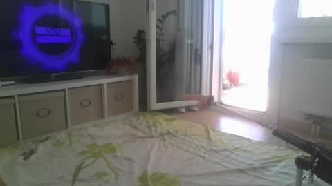 T0rax online show from April 24, 11:56 am