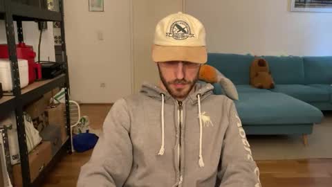 Leon online show from March 10, 3:06 pm