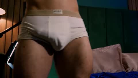 Leo Salvatore online show from March 2, 1:15 am