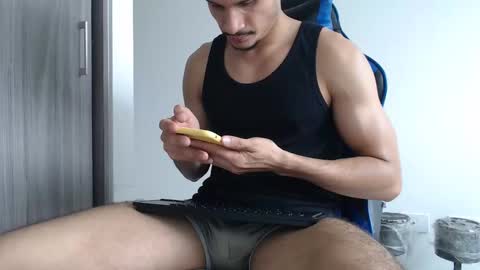 leostorm25 online show from March 12, 8:26 pm