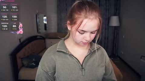 Hello everyone Im Lora Its my first day Were going to have fun together online show from September 26, 5:11 am