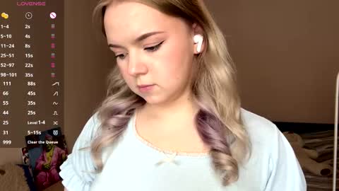 Hello everyone Im Lora Its my first day Were going to have fun together online show from February 16, 7:04 am