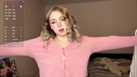 Hello everyone Im Lora Its my first day Were going to have fun together online show from March 4, 4:40 am