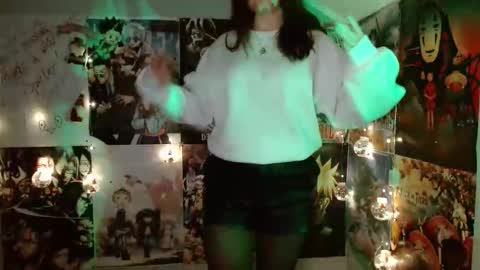 little secret online show from December 1, 7:08 pm