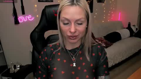 Lerika Moore online show from February 9, 7:18 pm