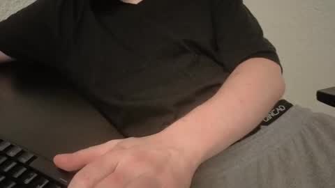 Leroy online show from November 14, 9:35 pm