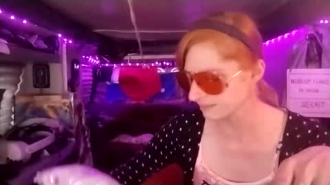 Snapshot of lesleygumgrass chatting on February 15, 3:06 pm LesleyGumGrass- The Boring Trans girl online show from February 15, 3:06 pm