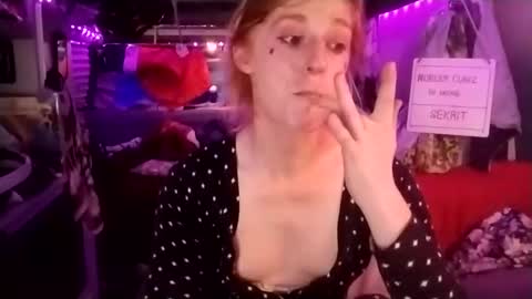 Snapshot of lesleygumgrass chatting on February 16, 7:26 am LesleyGumGrass- The Boring Trans girl online show from February 16, 7:26 am