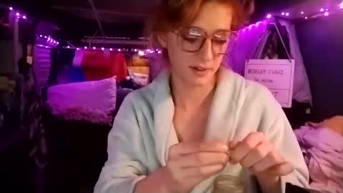 Snapshot of lesleygumgrass chatting on February 23, 11:44 am LesleyGumGrass- The Boring Trans girl online show from February 23, 11:44 am