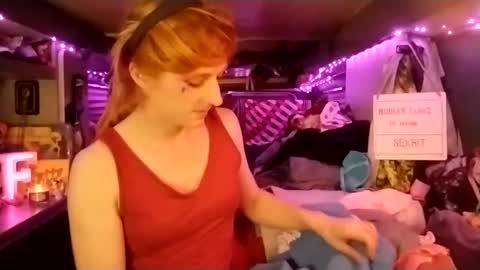 Snapshot of lesleygumgrass chatting on February 28, 12:54 am LesleyGumGrass- The Boring Trans girl online show from February 28, 12:54 am