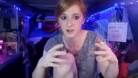 Snapshot of lesleygumgrass chatting on March 3, 9:05 pm LesleyGumGrass- The Boring Trans girl online show from March 3, 9:05 pm