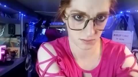 Snapshot of lesleygumgrass chatting on March 4, 7:11 pm LesleyGumGrass- The Boring Trans girl online show from March 4, 7:11 pm