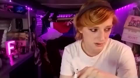 Snapshot of lesleygumgrass chatting on March 7, 8:11 pm LesleyGumGrass- The Boring Trans girl online show from March 7, 8:11 pm