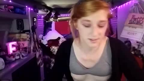 Snapshot of lesleygumgrass chatting on March 7, 11:16 pm LesleyGumGrass- The Boring Trans girl online show from March 7, 11:16 pm