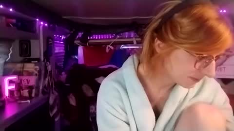 Snapshot of lesleygumgrass chatting on March 8, 10:45 pm LesleyGumGrass- The Boring Trans girl online show from March 8, 10:45 pm