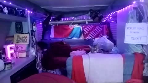 Snapshot of lesleygumgrass chatting on March 12, 8:41 am LesleyGumGrass- The Boring Trans girl online show from March 12, 8:41 am