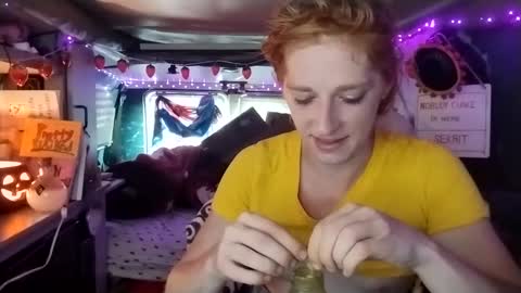 Snapshot of lesleygumgrass chatting on September 21, 5:03 pm LesleyGumGrass- The Boring Trans girl online show from September 21, 5:03 pm