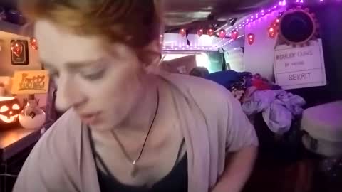 Snapshot of lesleygumgrass chatting on October 4, 2:15 pm LesleyGumGrass- The Boring Trans girl online show from October 4, 2:15 pm