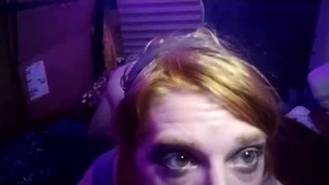 Snapshot of lesleygumgrass chatting on October 10, 2:43 am LesleyGumGrass- The Boring Trans girl online show from October 10, 2:43 am